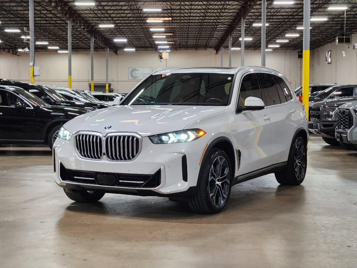 Used 2024 BMW X5 sDrive40i w/ Parking Assistance Package RWD image 3