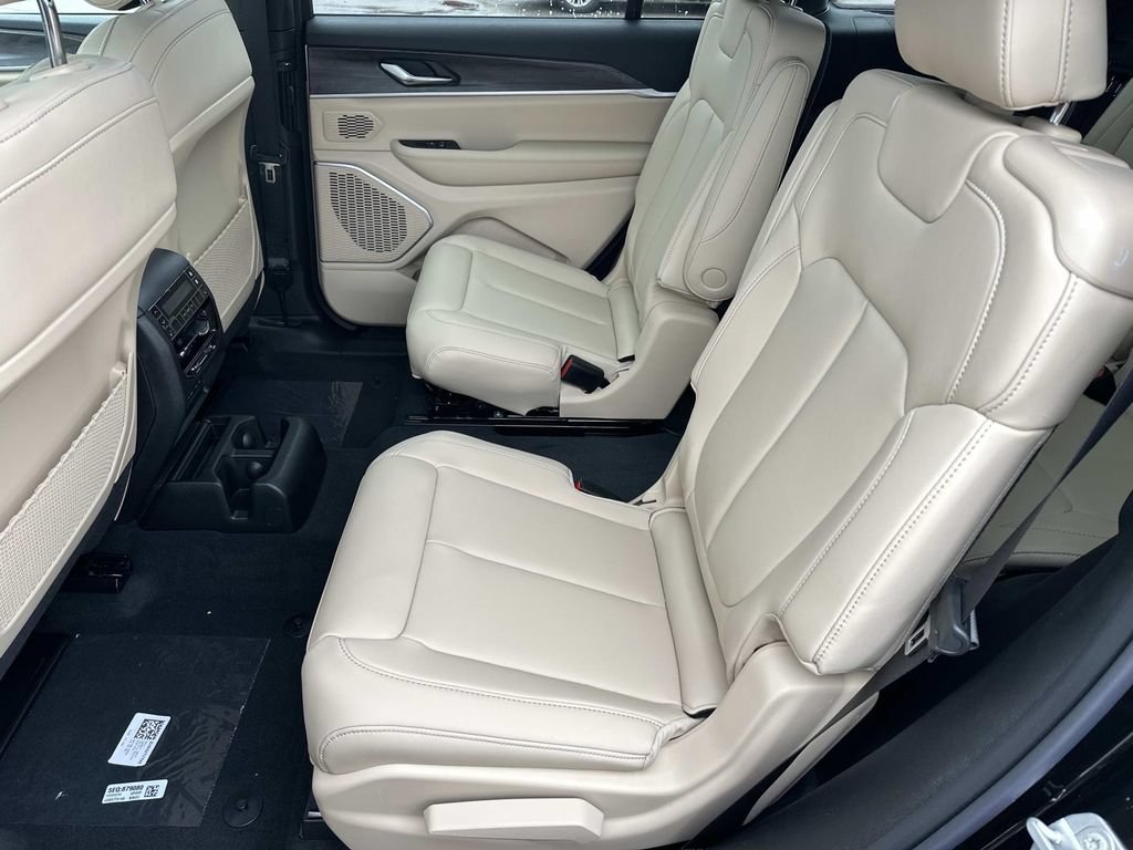 New 2026 Jeep Grand Cherokee L Limited AWD/4WD image 9