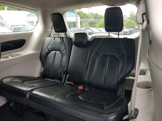 Certified 2023 Chrysler Pacifica Touring-L FWD image 15