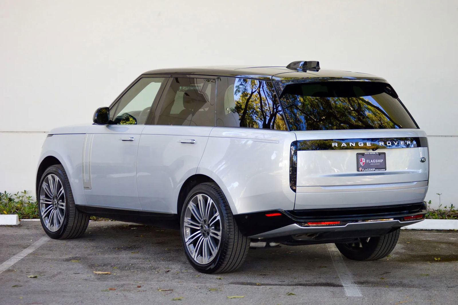 Used 2023 Land Rover Range Rover Autobiography AWD/4WD image 10