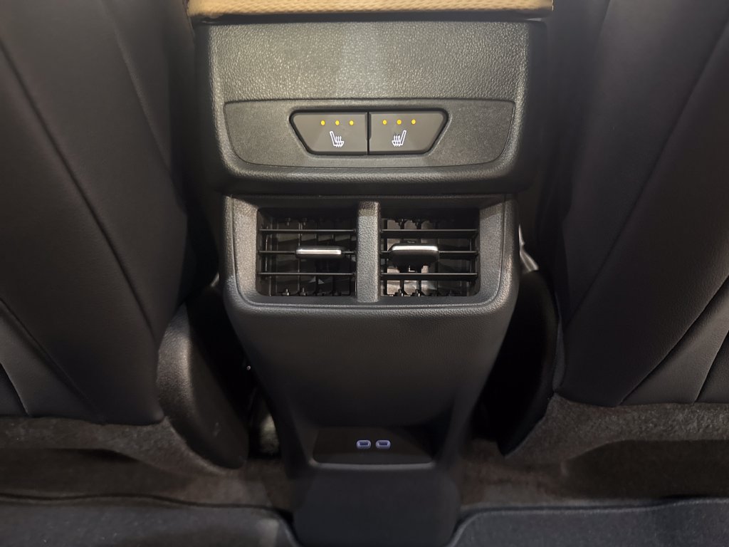 New 2026 Chevrolet Equinox ACTIV w/ Convenience Package III FWD image 39
