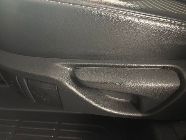 Used 2023 Toyota Highlander XSE FWD image 21