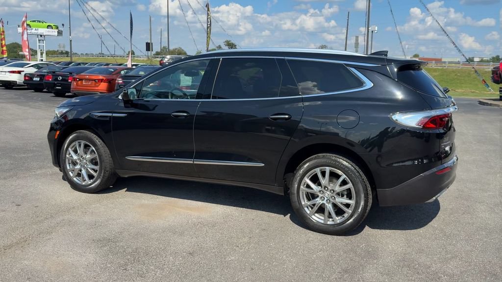 Used 2023 Buick Enclave Essence w/ Experience Buick Package AWD/4WD image 4