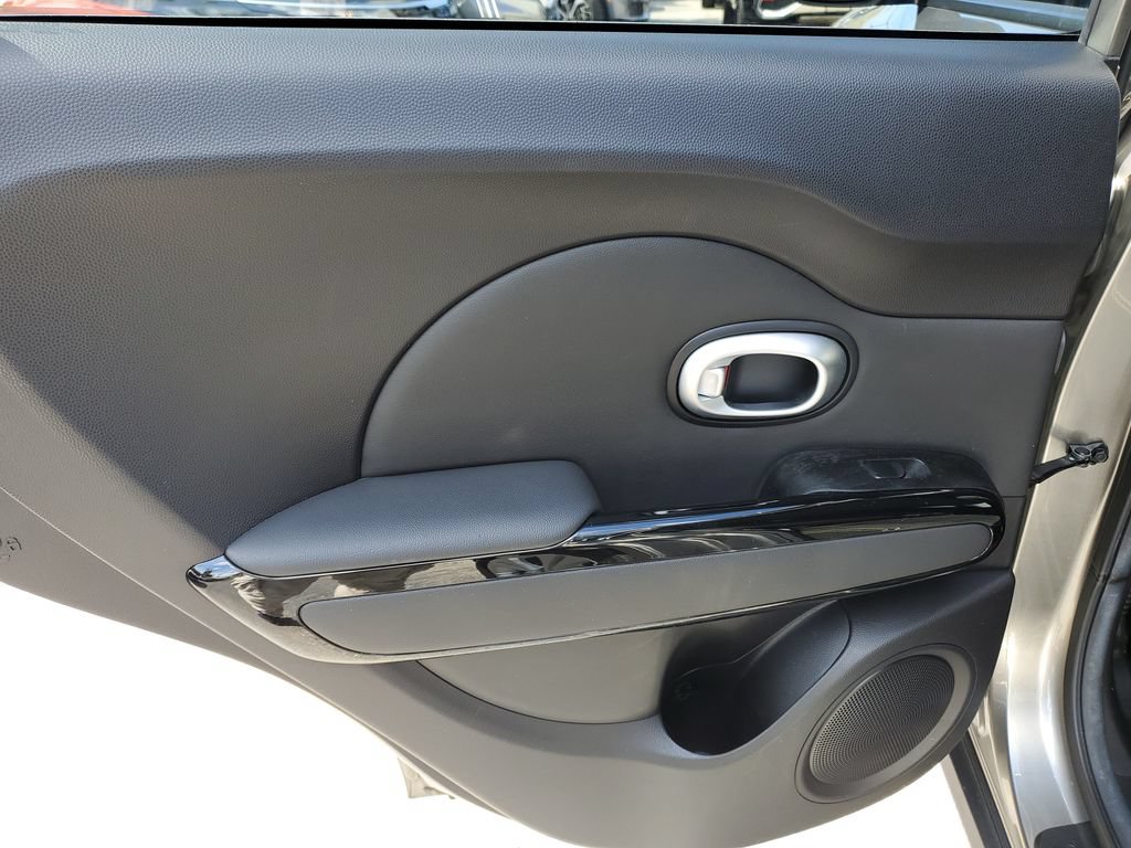 Used 2015 Kia Soul + w/ Audio Package FWD image 16