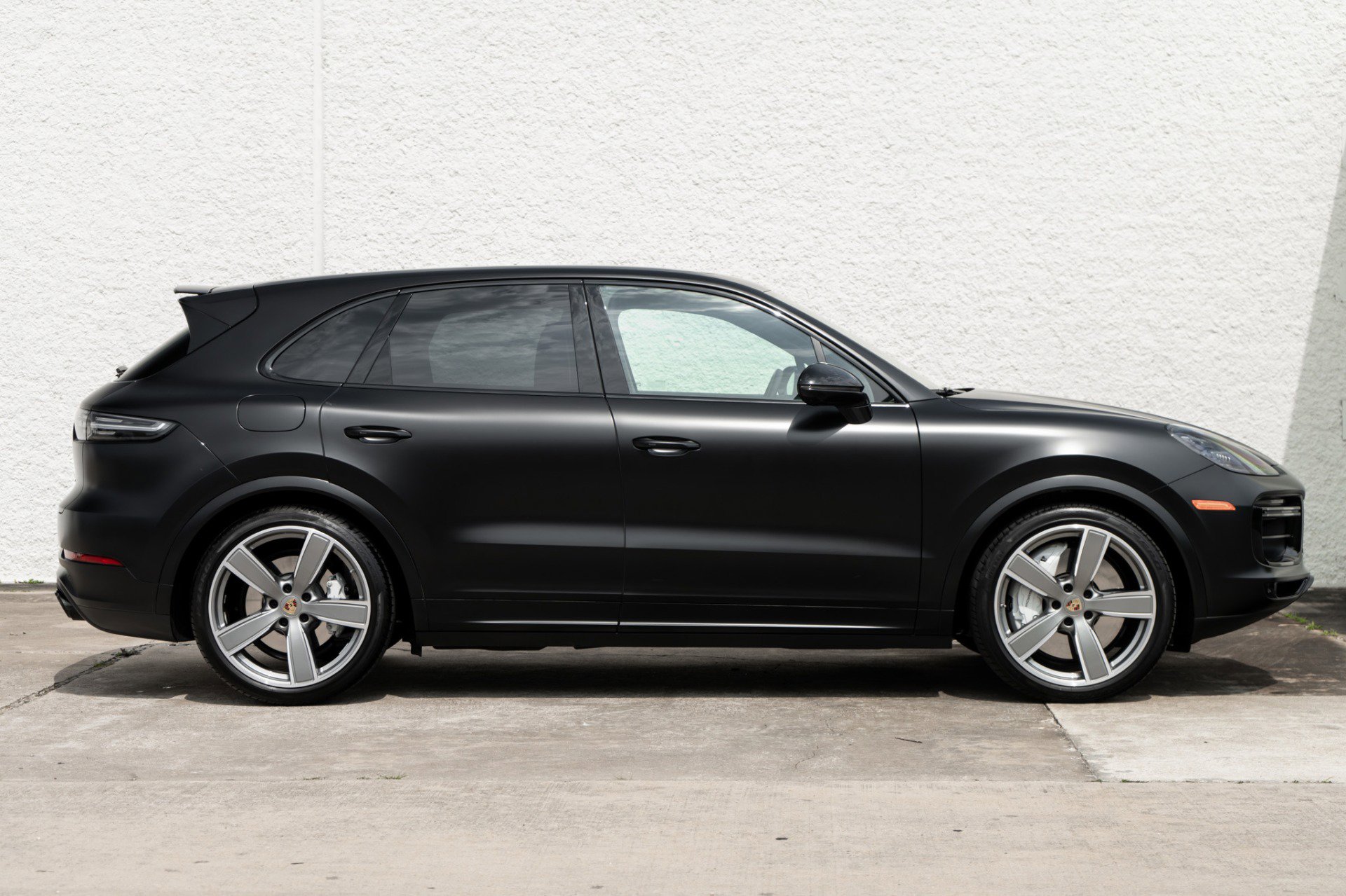 Used 2023 Porsche Cayenne Turbo AWD/4WD image 8