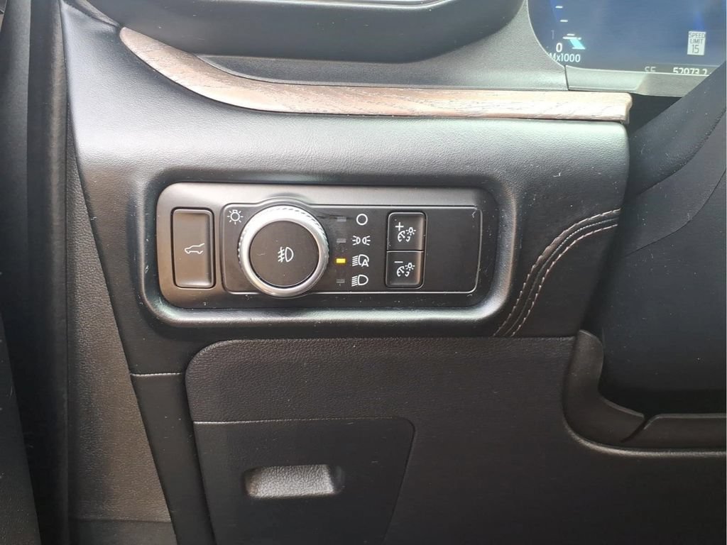 Used 2023 Ford Explorer Platinum w/ Technology Package AWD/4WD image 20