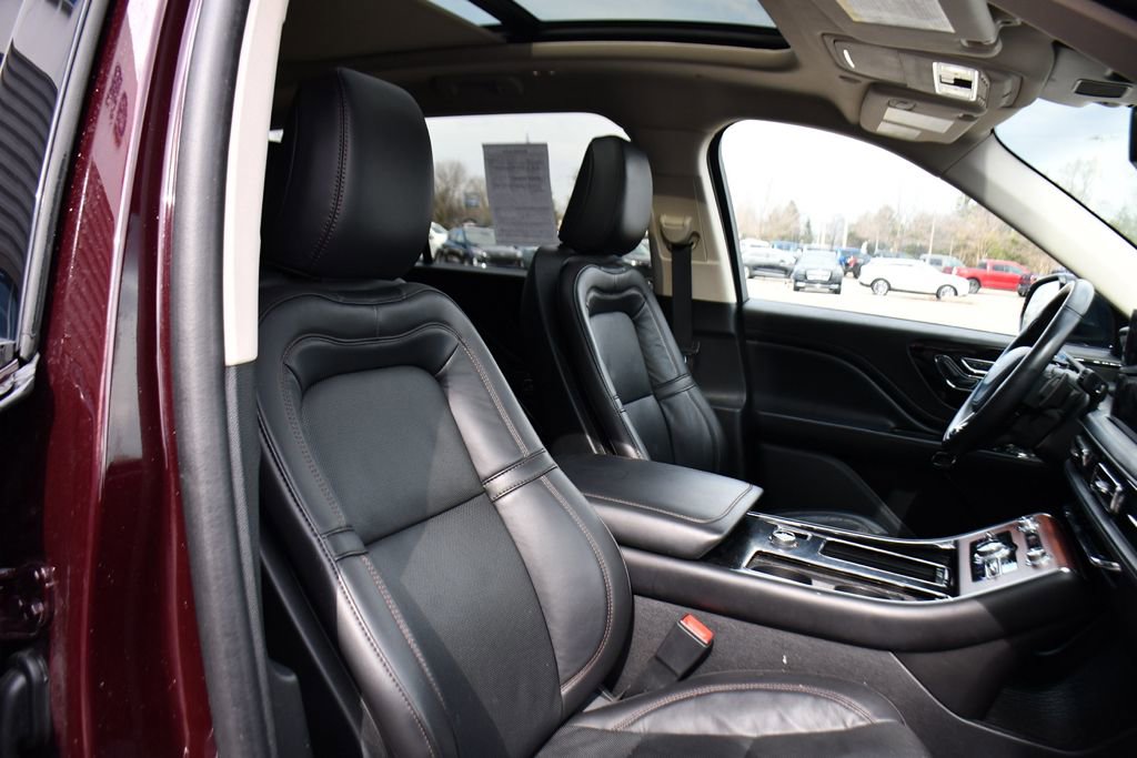 Used 2023 Lincoln Aviator Reserve w/ Jet Appearance Package image 16