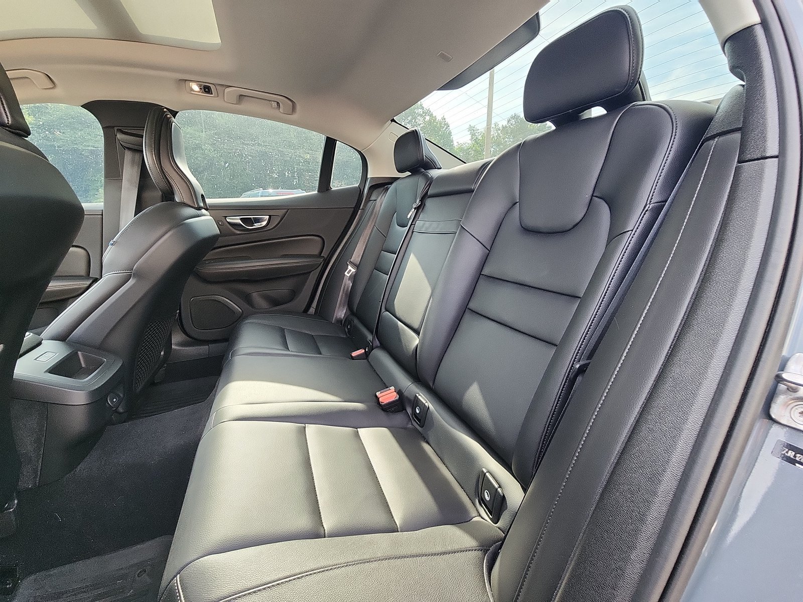 Used 2022 Volvo S60 B5 Momentum w/ Premium Package AWD/4WD image 20