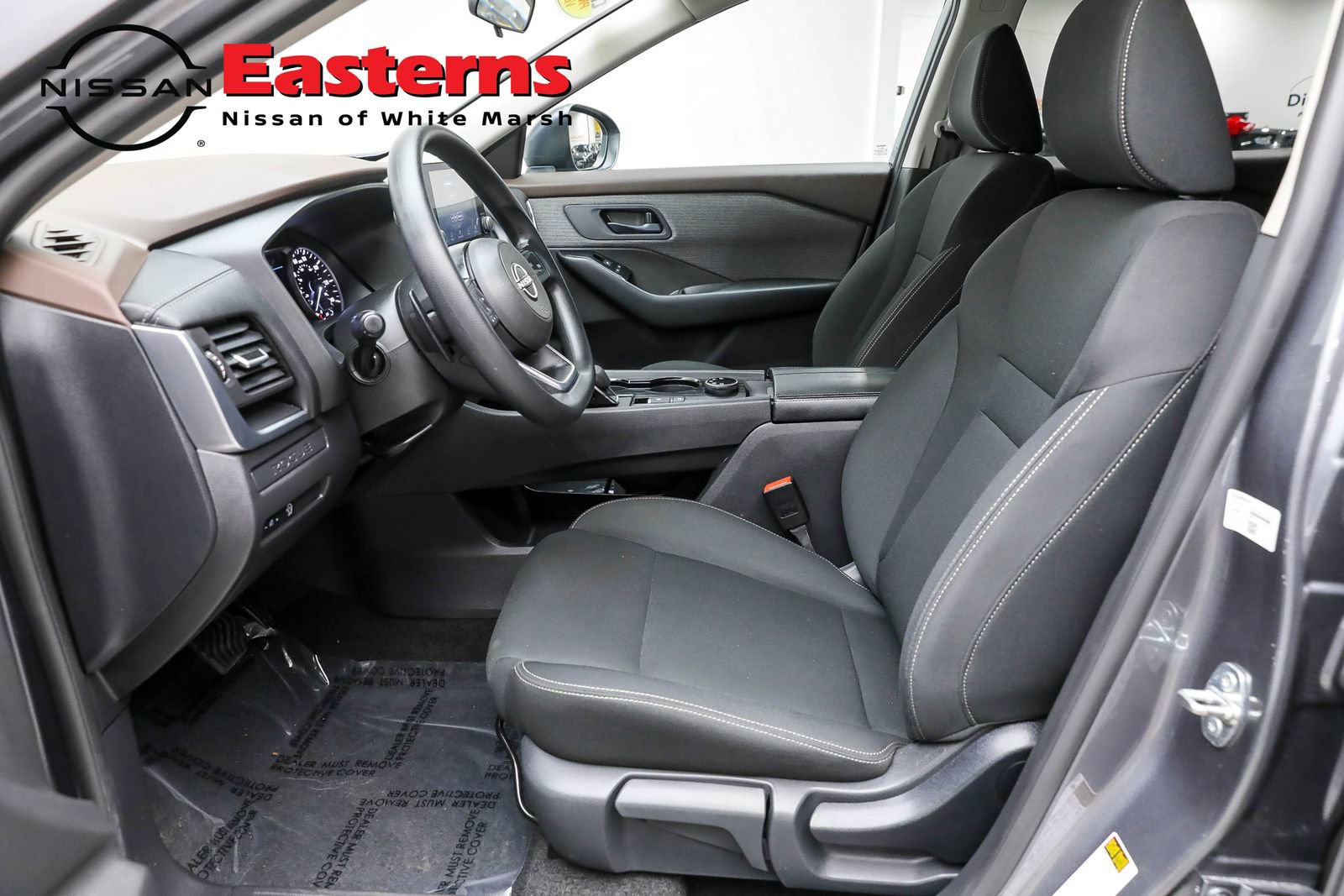 Used 2023 Nissan Rogue S image 15