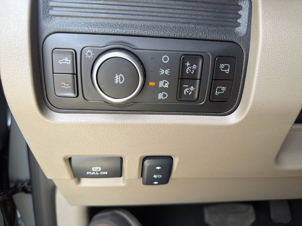 Used 2025 Ford F250 Platinum w/ Platinum Plus Package AWD/4WD image 28