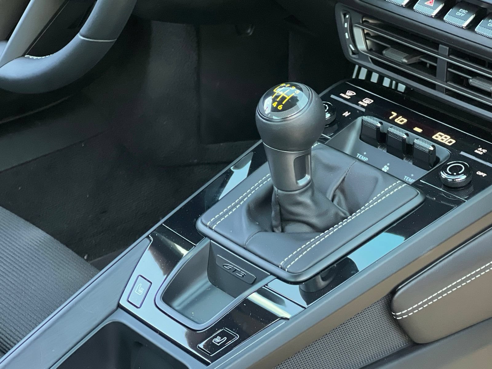 Certified 2022 Porsche 911 GT3 RWD image 35