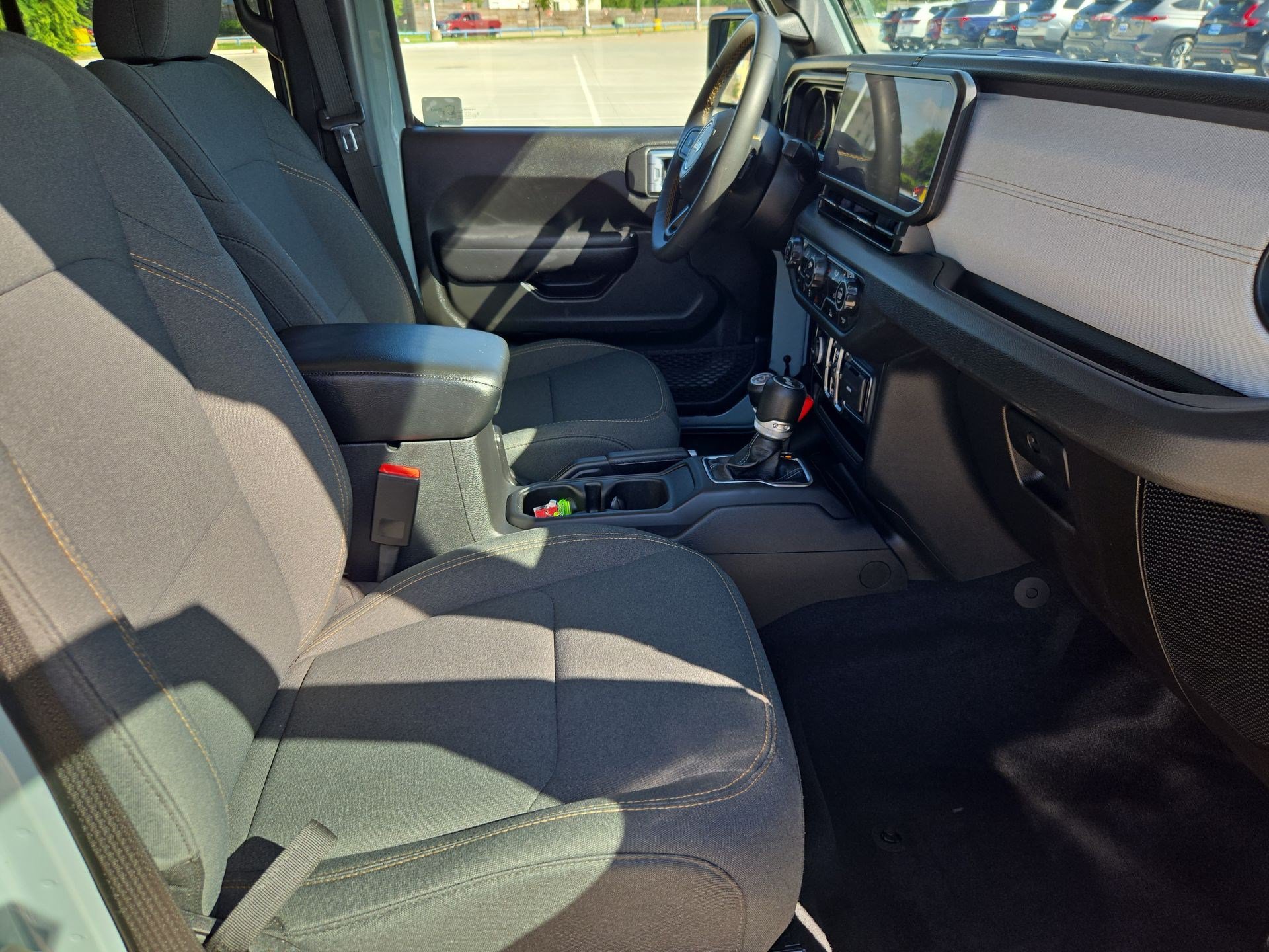 Used 2024 Jeep Wrangler Unlimited Sport AWD/4WD image 31
