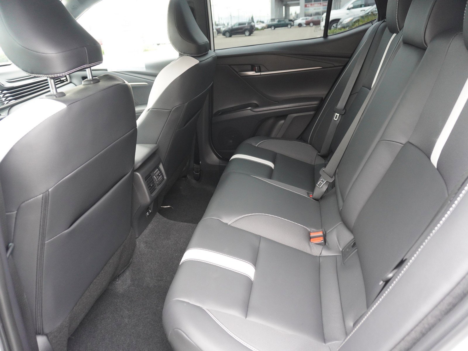 Used 2025 Toyota Camry SE FWD image 12