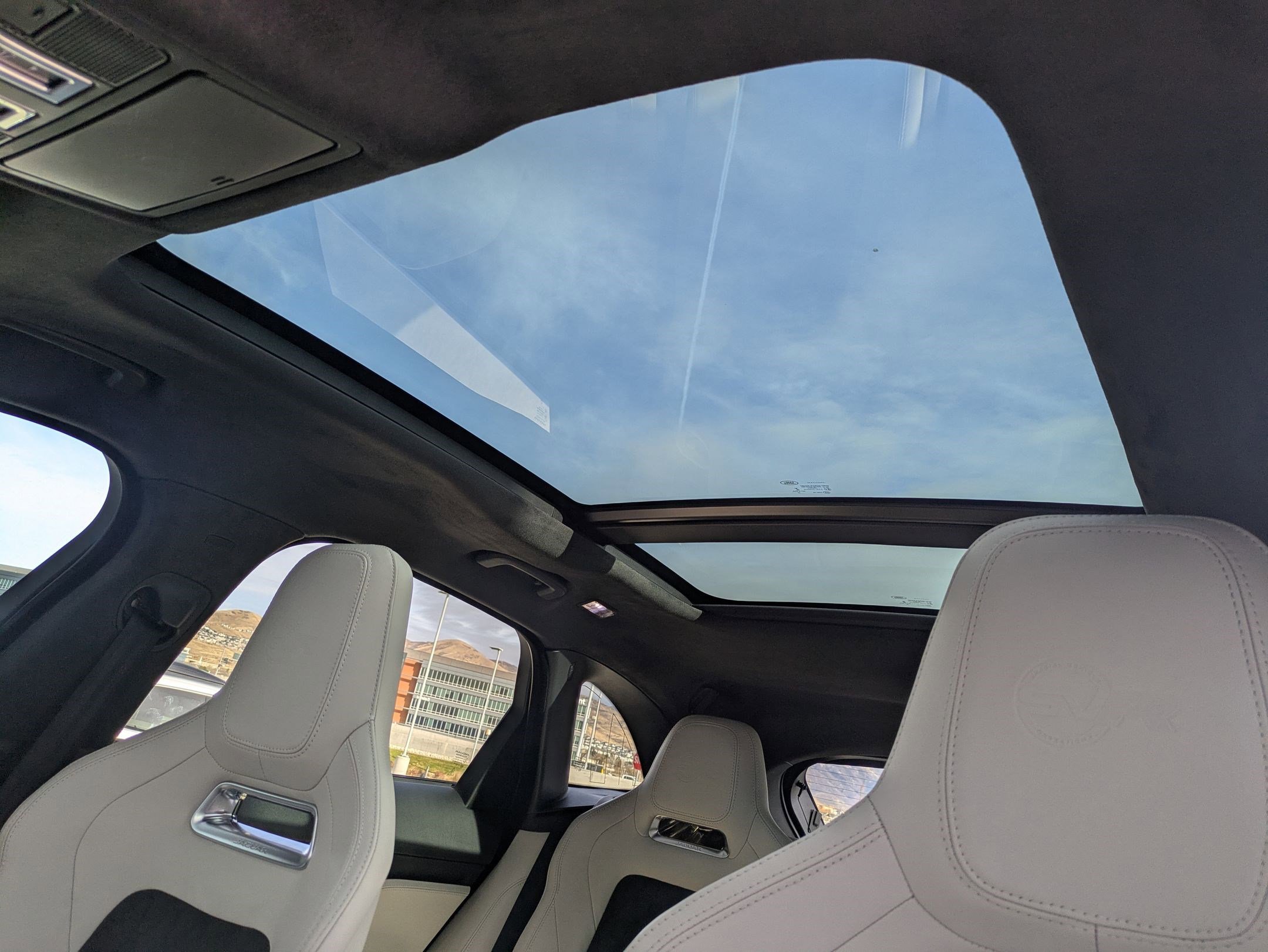 Used 2020 Jaguar F-PACE SVR image 25