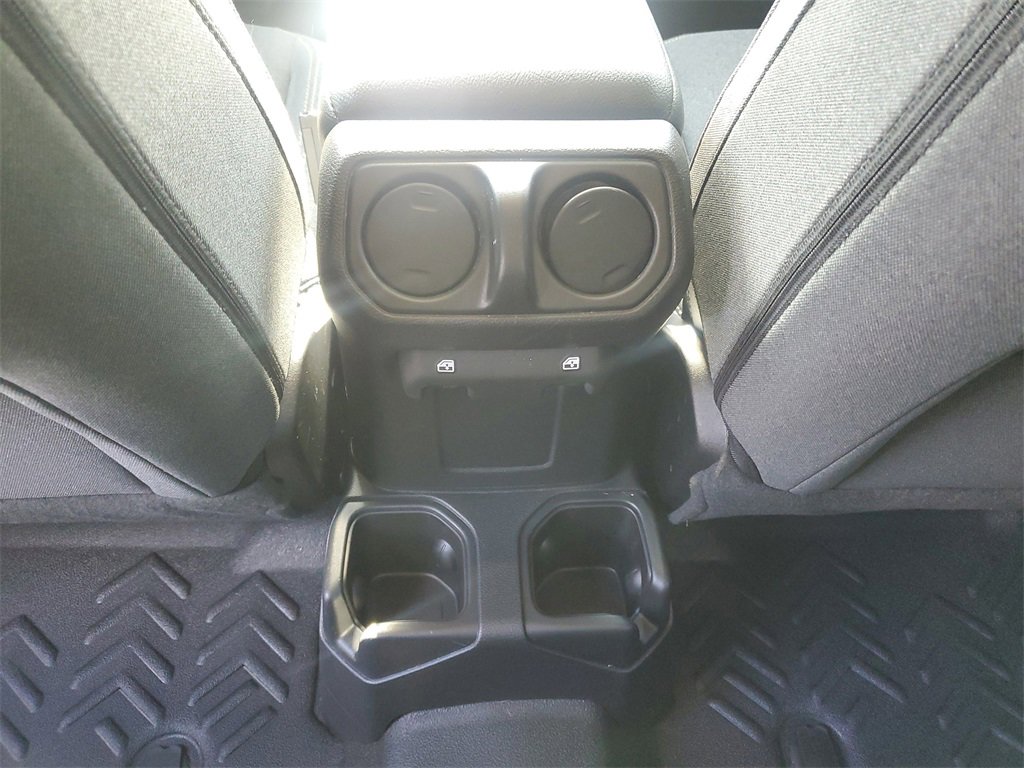 Used 2025 Jeep Wrangler Sport S image 12