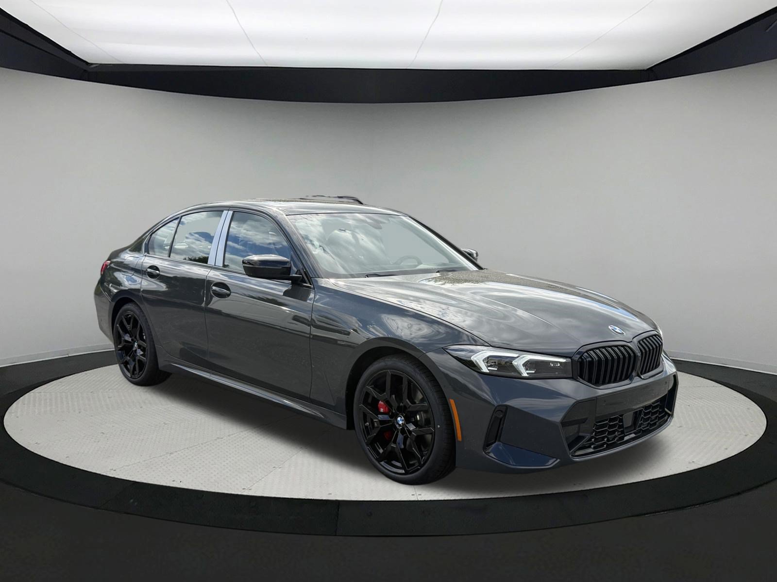 Used 2026 BMW 330i xDrive Sedan w/ M Sport Package AWD/4WD image 3