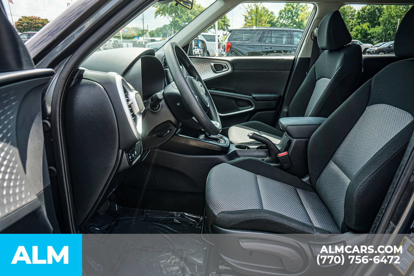 Used 2025 Kia Soul LX w/ LX Technology Package FWD image 18
