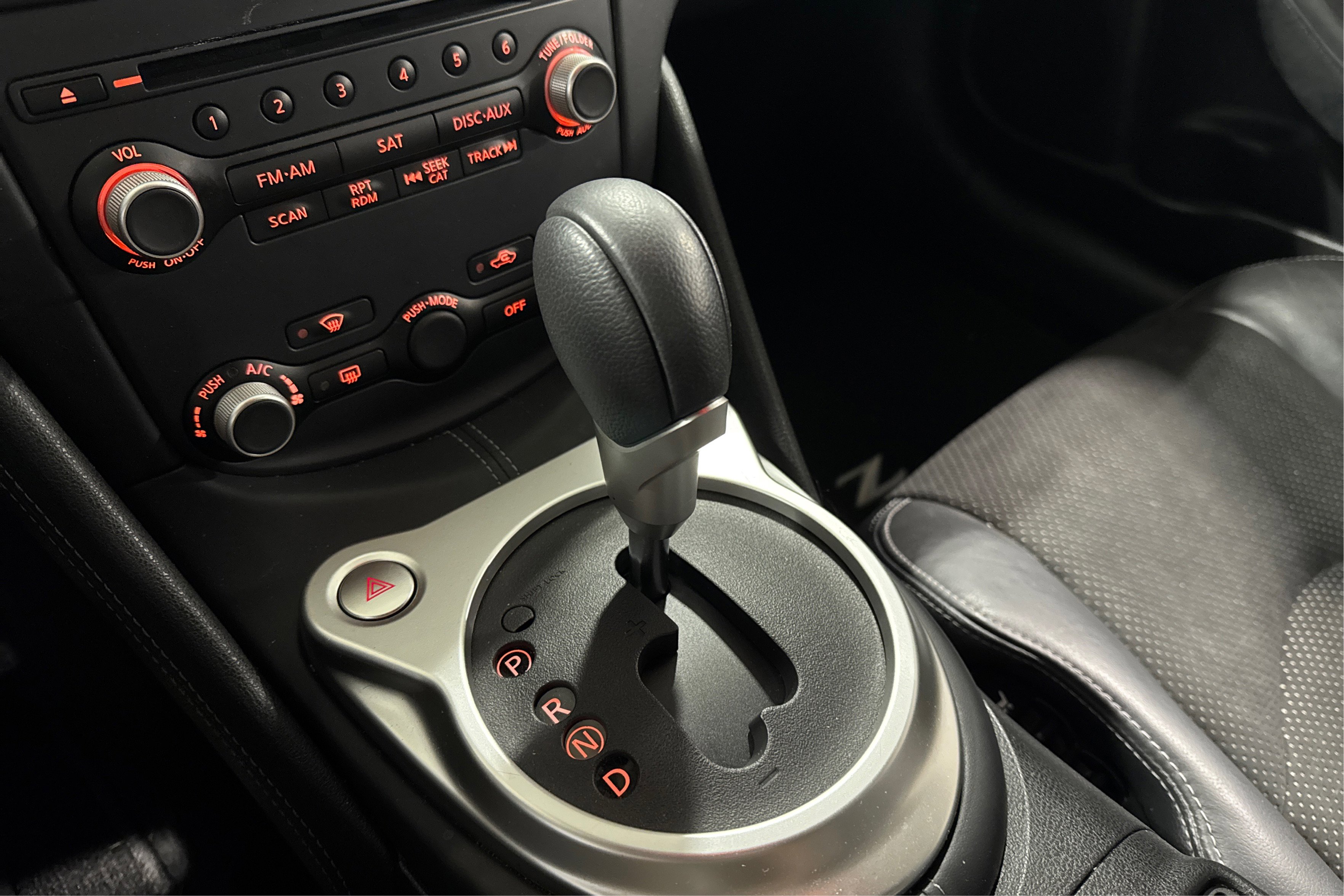 Used 2020 Nissan 370Z Touring Sport image 33