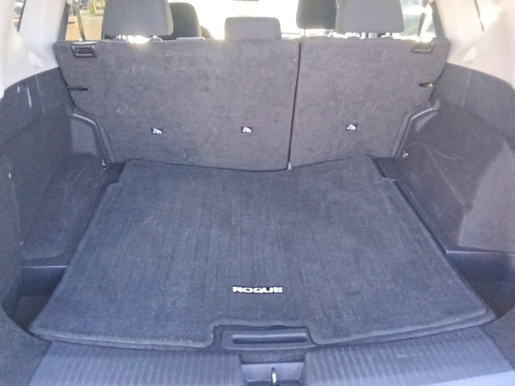 Used 2024 Nissan Rogue SV image 27