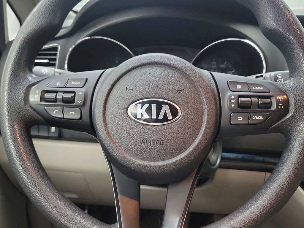 Used 2019 Kia Sedona LX image 21