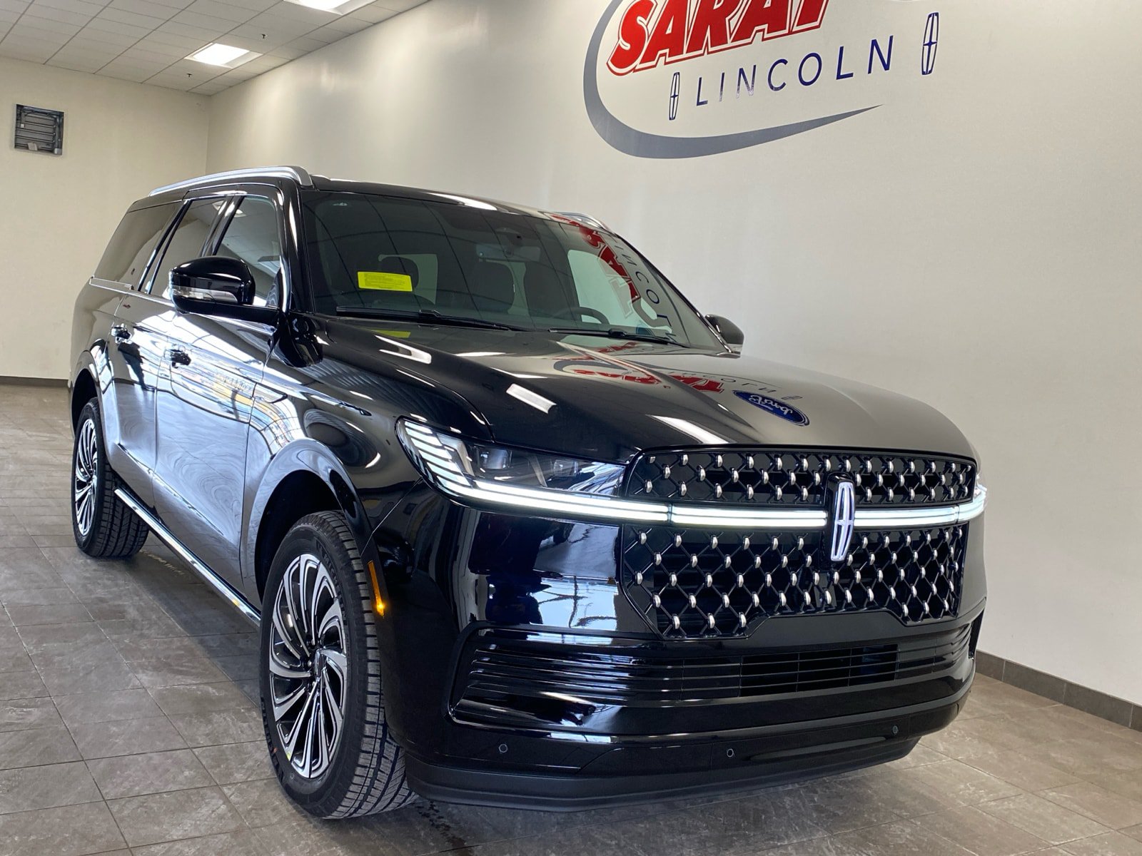 New 2026 Lincoln Navigator L Black Label AWD/4WD image 2