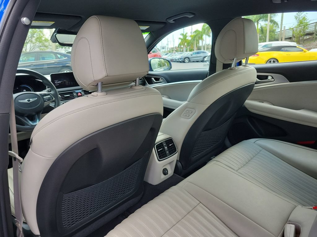 Used 2022 Genesis G70 3.3T RWD image 11