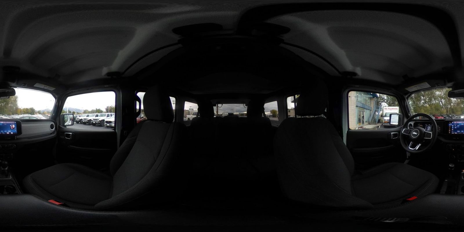 Used 2025 Jeep Wrangler Sahara image 41