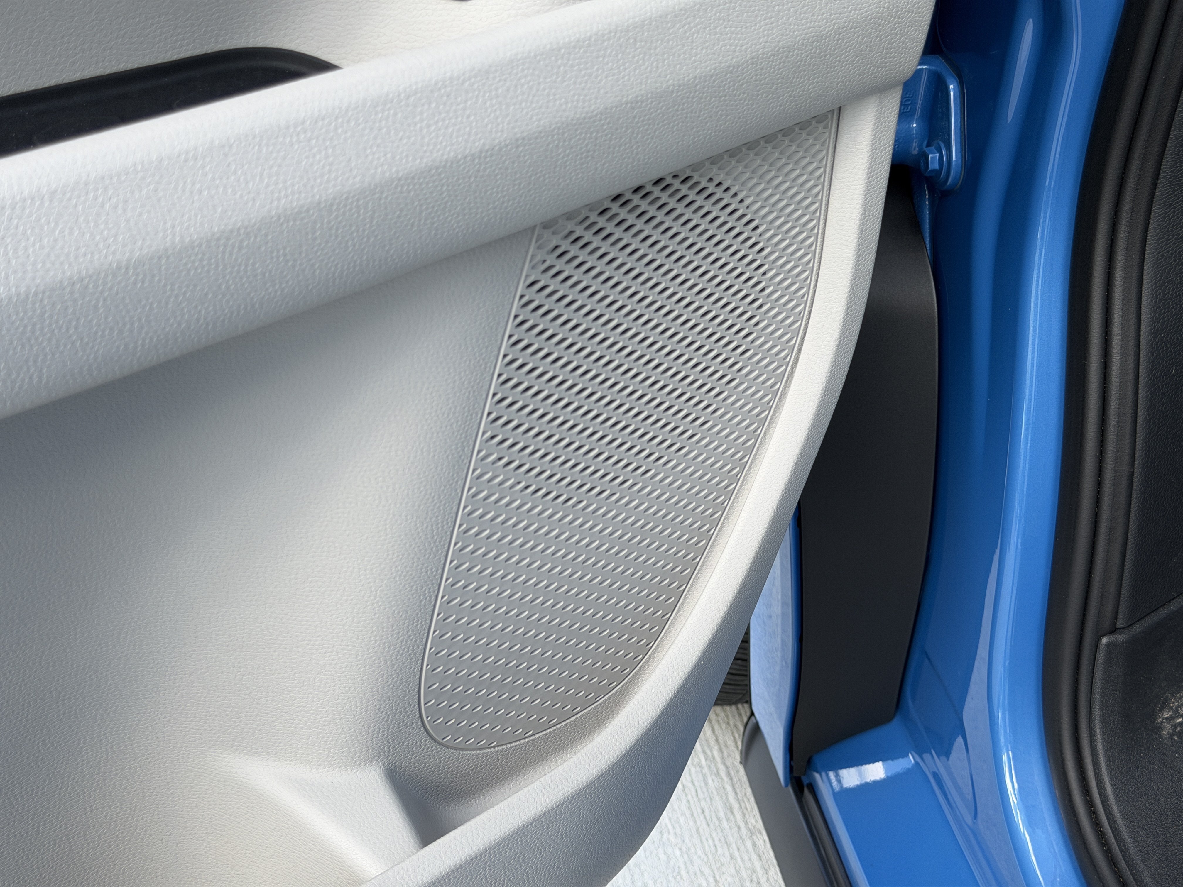 Used 2025 Volkswagen ID. Buzz 1st Edition RWD image 23