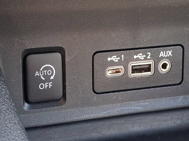 Used 2025 Nissan Sentra SV FWD image 25