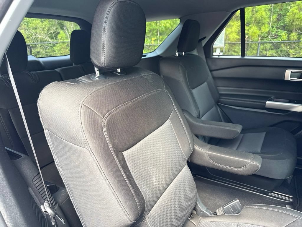 Used 2023 Ford Explorer XLT AWD/4WD image 39