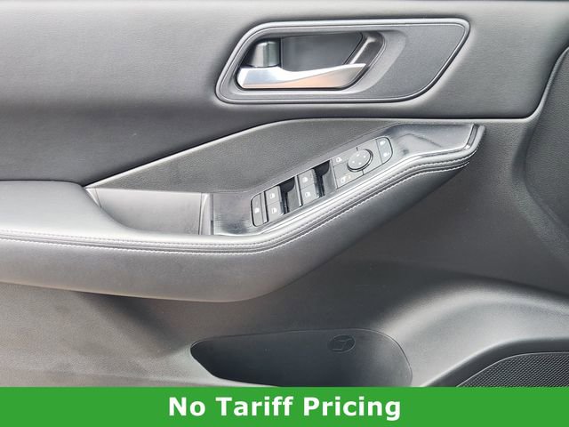 Certified 2025 Nissan Rogue SV FWD image 22