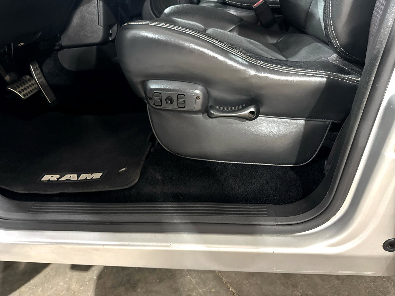 Used 2005 Dodge Ram 1500 Truck 2WD Quad Cab image 50