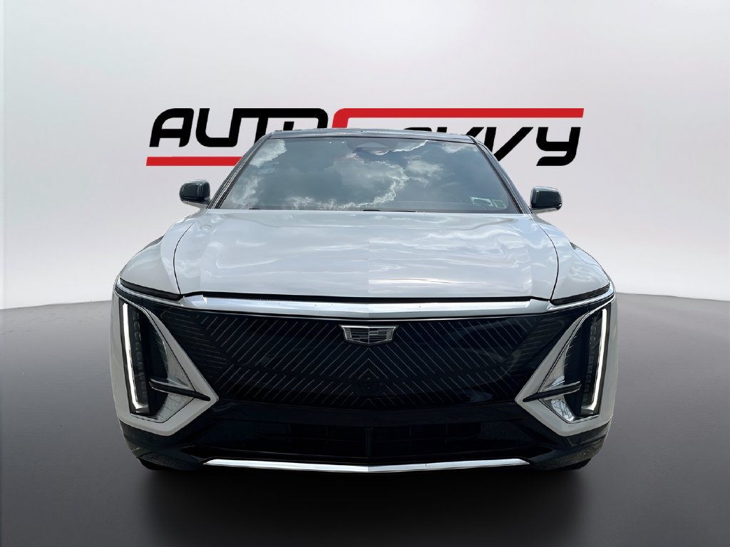 Used 2025 Cadillac Lyriq Luxury w/ LPO, Floor Liner Package AWD/4WD image 2