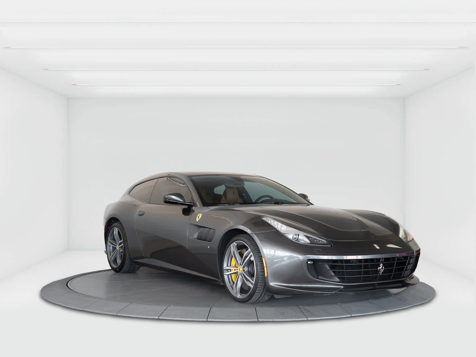Certified 2018 Ferrari GTC4Lusso image 4