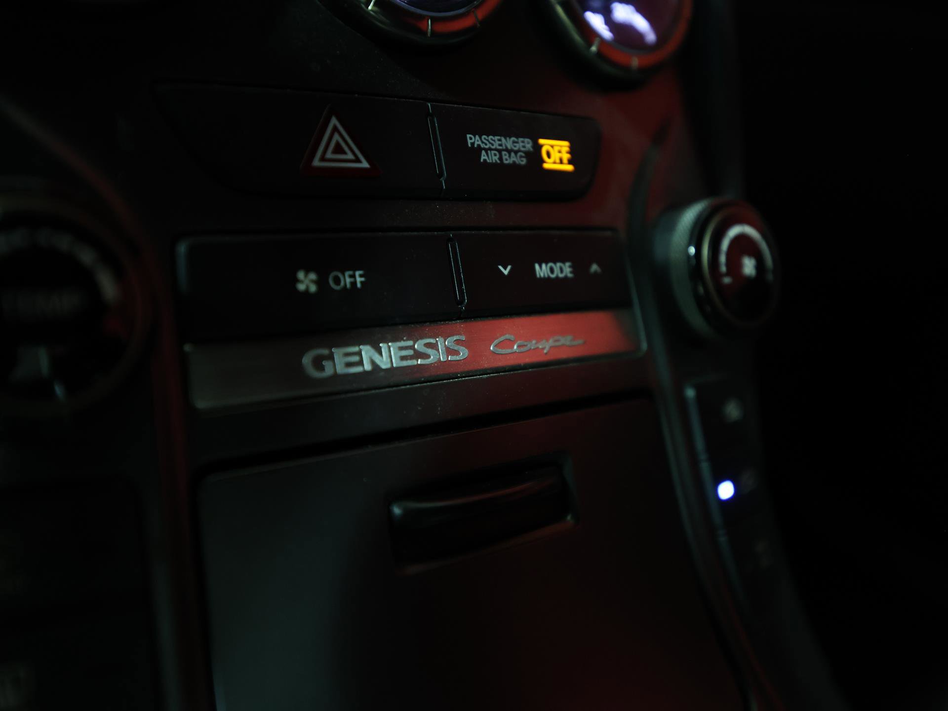 Used 2014 Hyundai Genesis 3.8 image 21