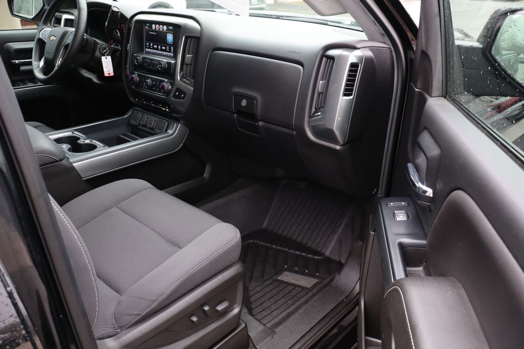 Used 2018 Chevrolet Silverado 1500 LT w/ All Star Edition image 44