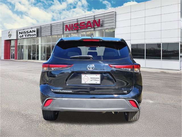 Used 2024 Toyota Highlander LE image 5