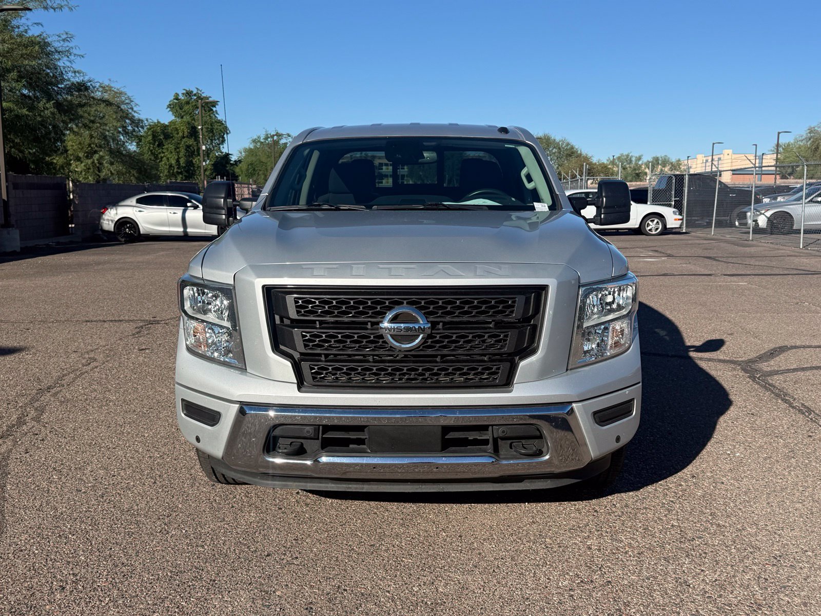 Used 2020 Nissan Titan SV w/ SV Convenience Package RWD image 2