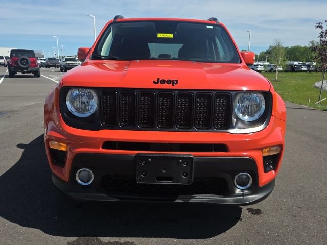 Used 2020 Jeep Renegade Altitude w/ UConnect 8.4 Nav Group FWD image 3