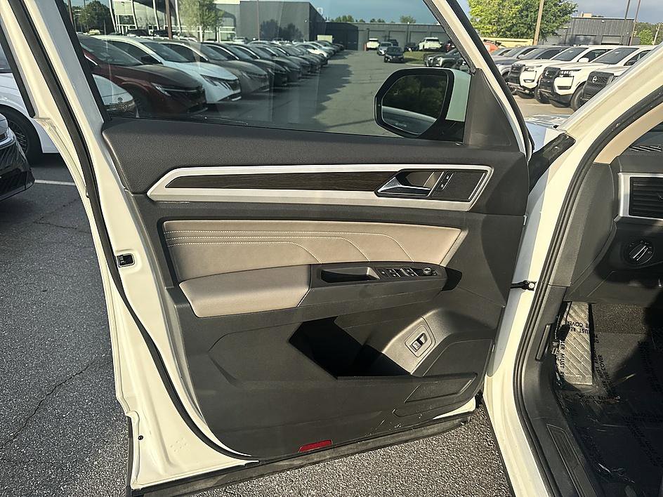 Used 2023 Volkswagen Atlas SE image 18