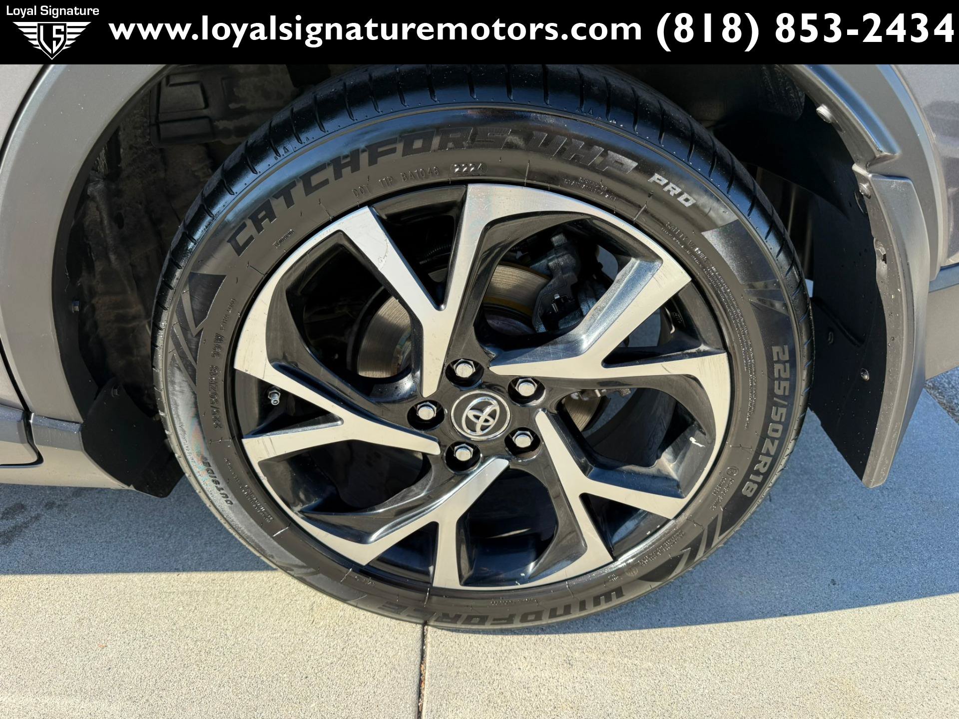 Used 2018 Toyota C-HR XLE FWD image 11