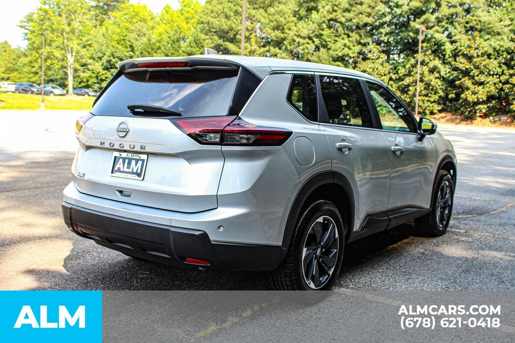 Used 2025 Nissan Rogue SV FWD image 5