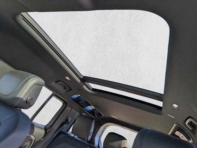 Certified 2022 Land Rover Defender 110 X-Dynamic HSE image 14