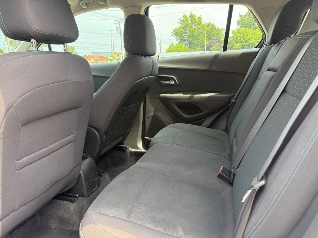 Used 2016 Chevrolet Trax LS AWD/4WD image 10