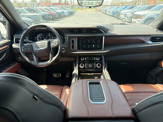 Used 2024 GMC Yukon XL Denali Ultimate AWD/4WD image 16