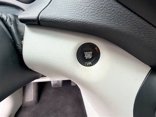 Used 2020 Jeep Cherokee Limited image 38