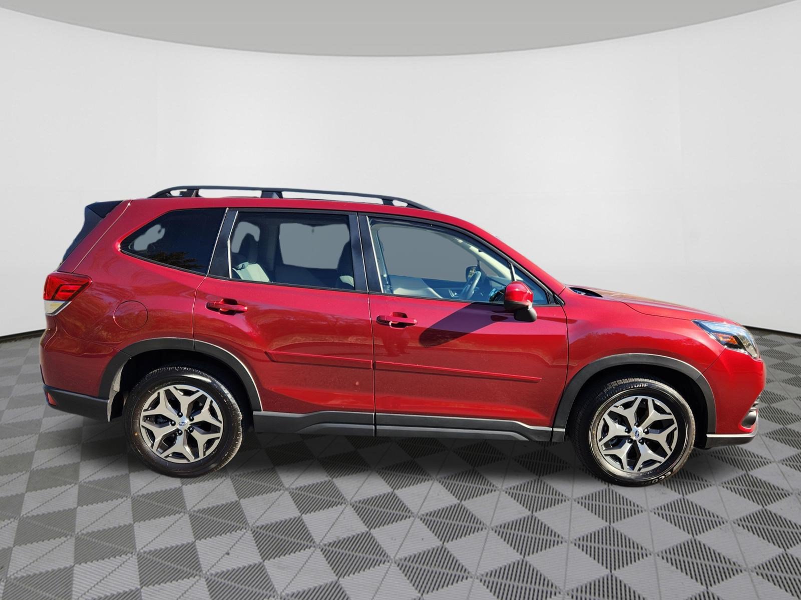 Certified 2024 Subaru Forester Premium AWD/4WD image 6