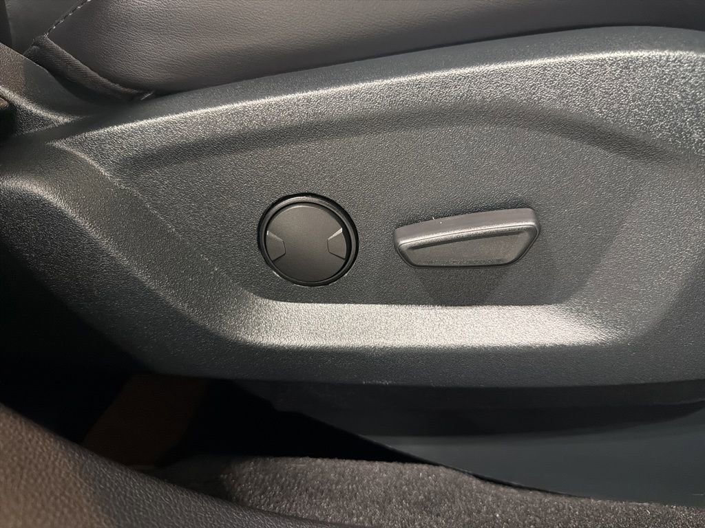 Used 2019 Ford Explorer XLT w/ Equipment Group 202A image 39