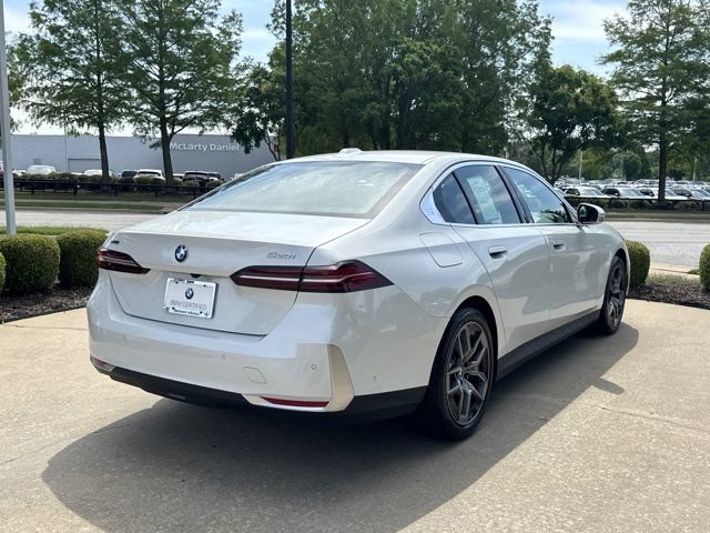 Used 2026 BMW 530i xDrive AWD/4WD image 5