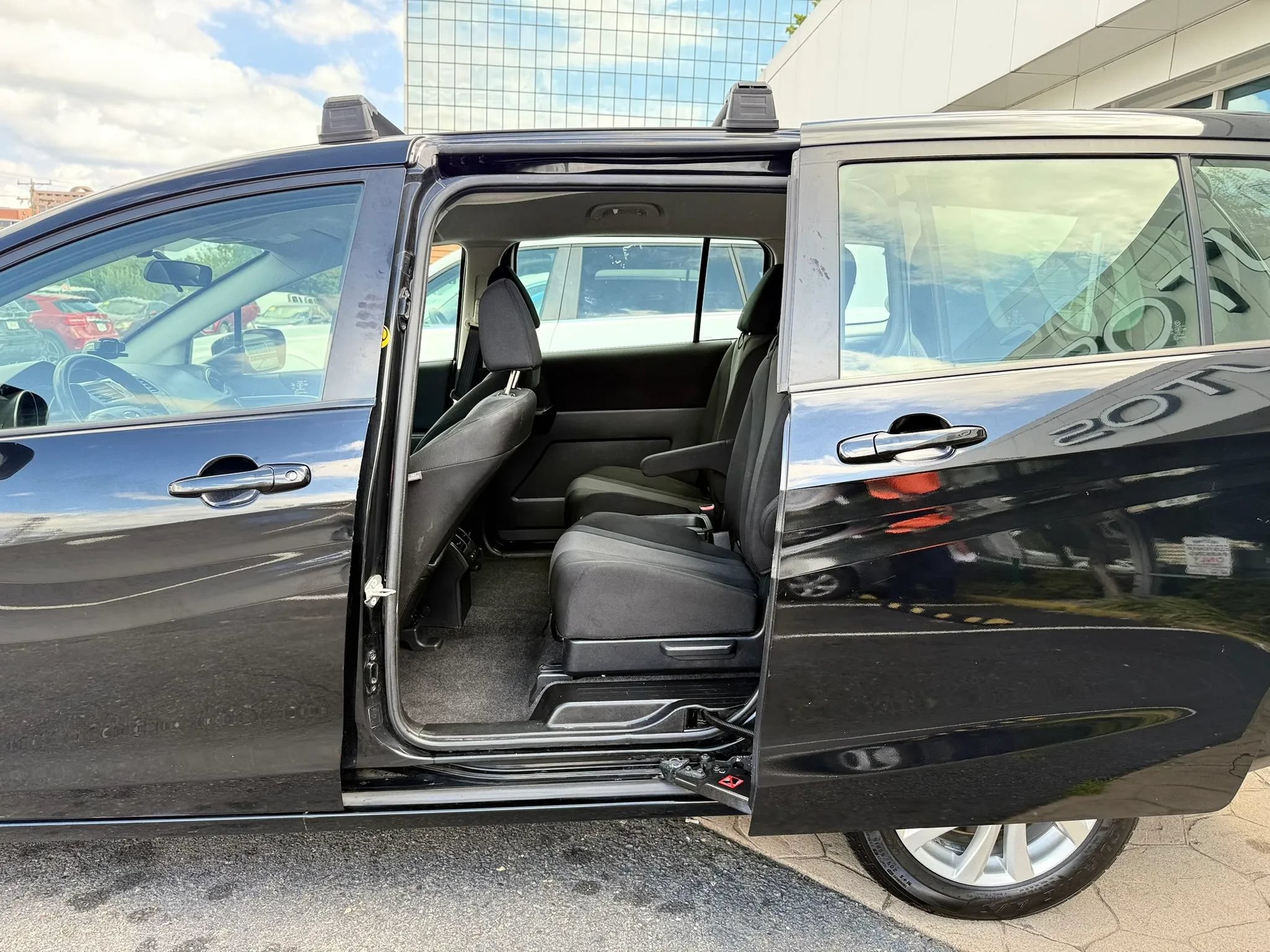 Used 2014 MAZDA MAZDA5 Sport FWD image 21